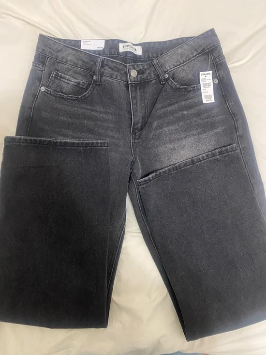 RSQ Women’s Low Rise Loose Straight Jeans - Picture 2 of 5